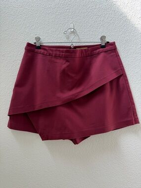 Gianni Bini Women's Burgundy Stretch Skort Size Large Preppy